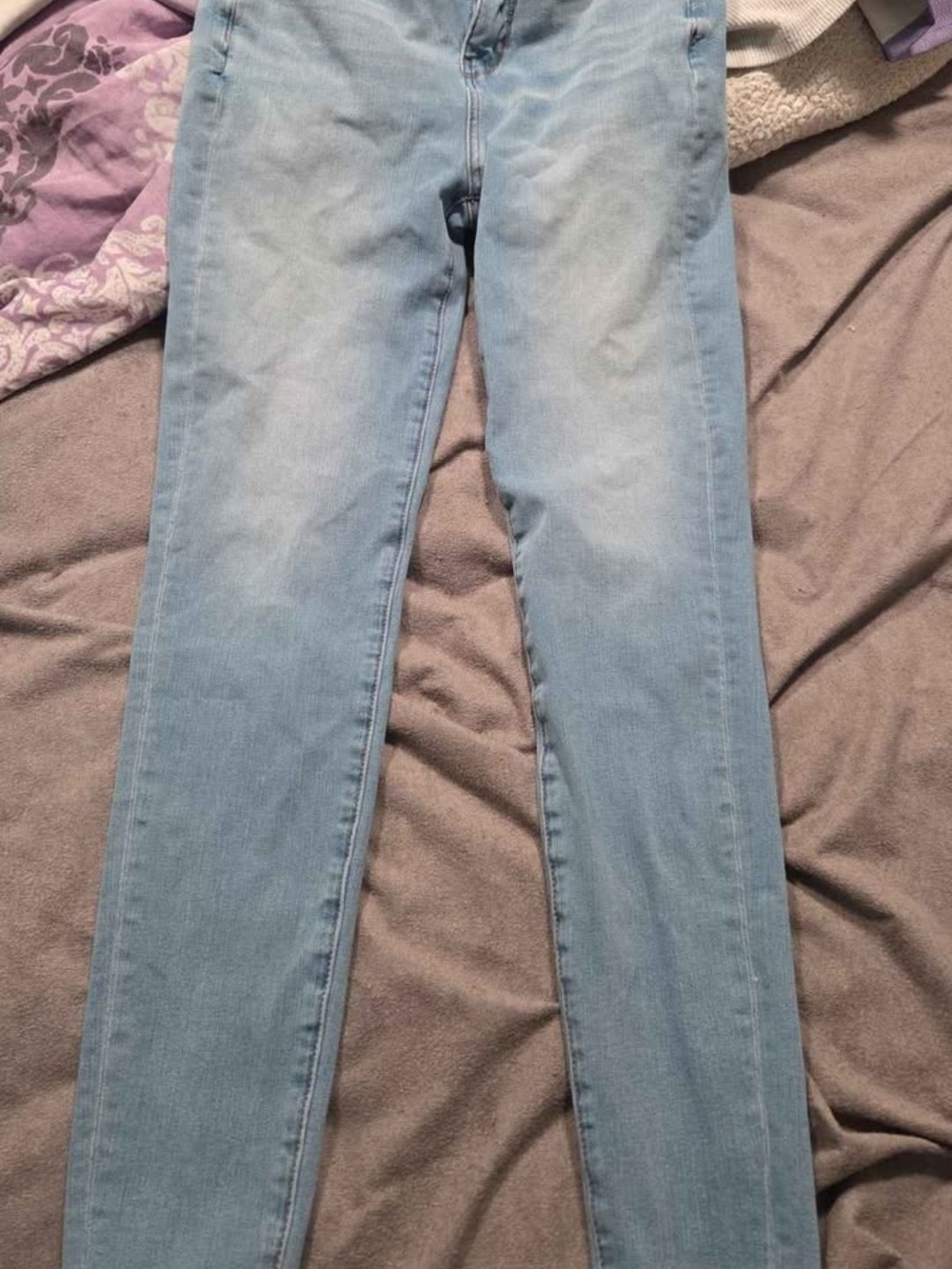 Light Wash Women's Skinny Jeans